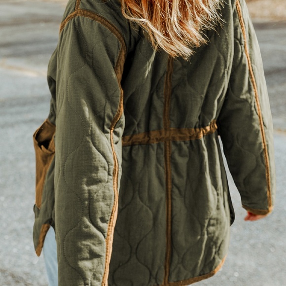 B081 Green Stitching Quilted Drawstring Jacket - Picture 3 of 5